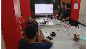 PEMAPARAN-MATERI-Pemaparan-materi-mengenai-Sistem-Informasi-Administrasi-dan-Pelapor-Sekolah.jpg