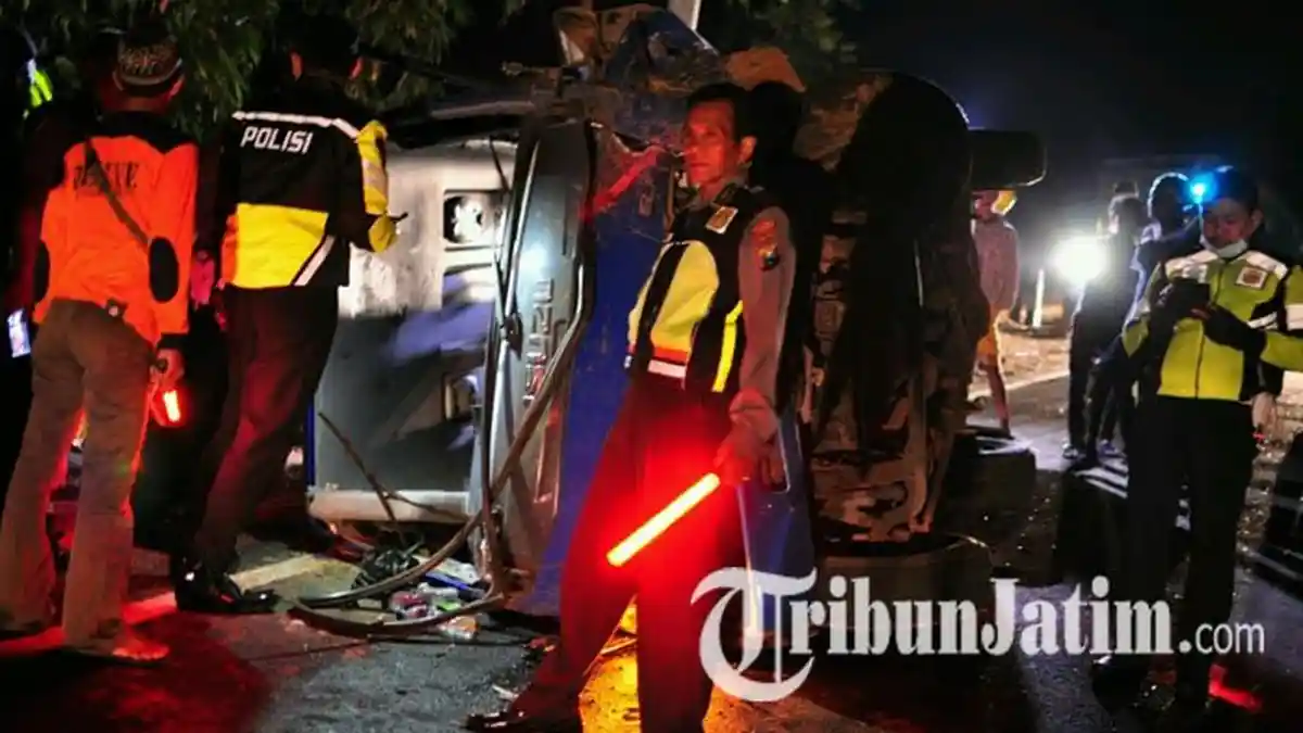 Kecelakaan di Jalur Tengkorak Pacet-Batu, 19 Penumpang Luka-luka