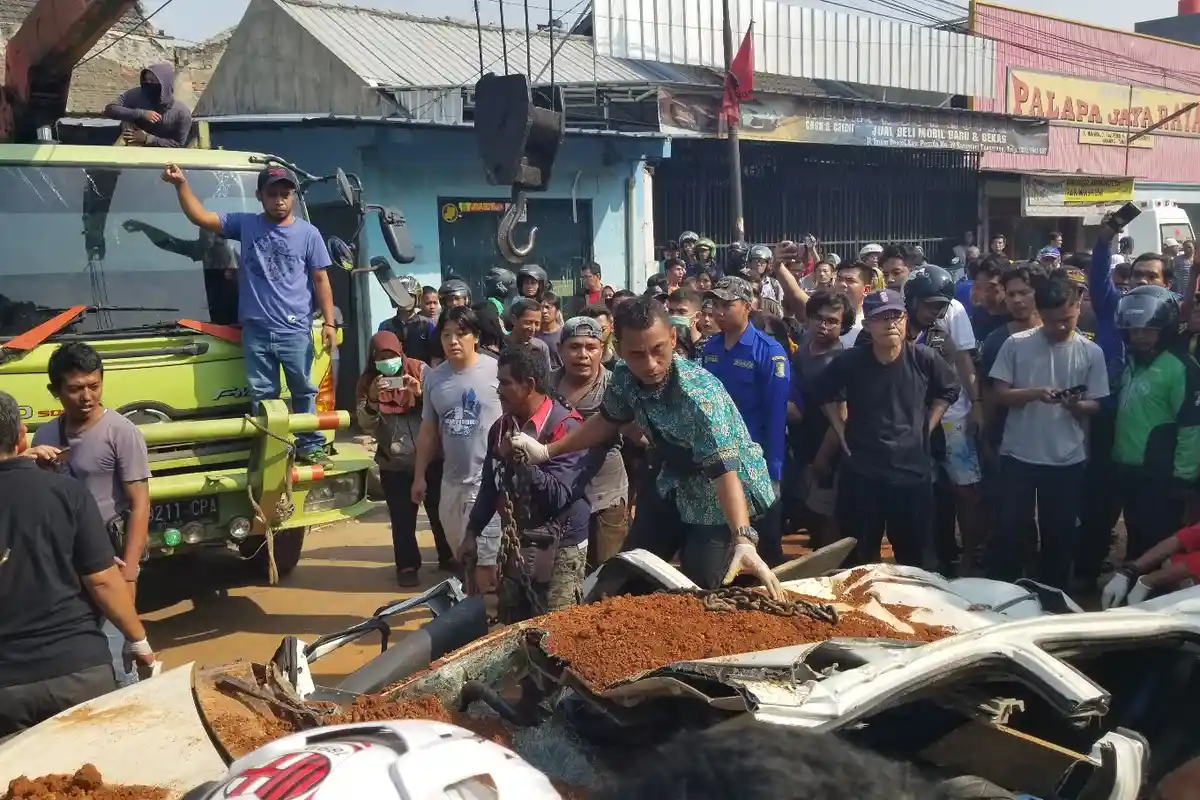 Diamankan Warga, Sopir Truk Tanah Timpa Mobil di Tangerang Hilang Saat Polisi Datang
