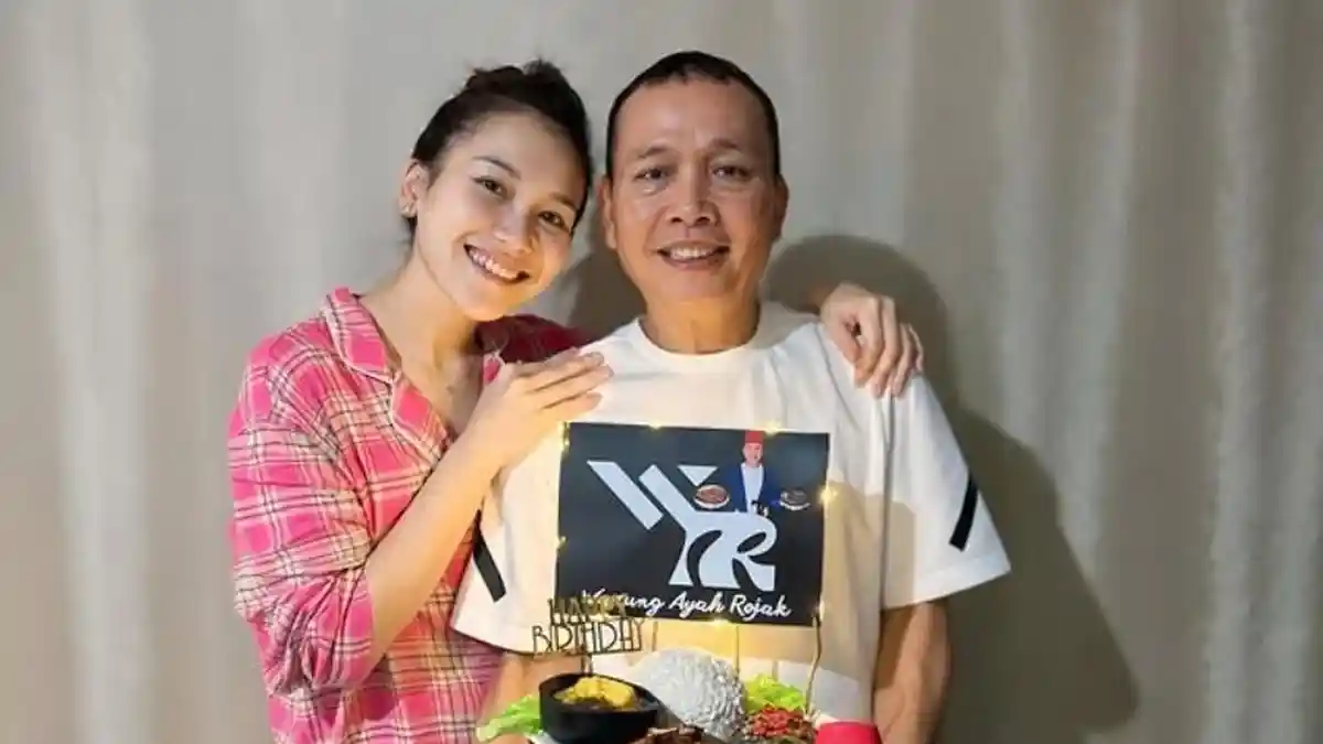 Singgung Masa Tua Ayah Rojak, Ayu Ting Ting Ungkit Cita-cita yang Tak Tercapai di Hadapan Praz Teguh - Banjarmasinpost.co.id