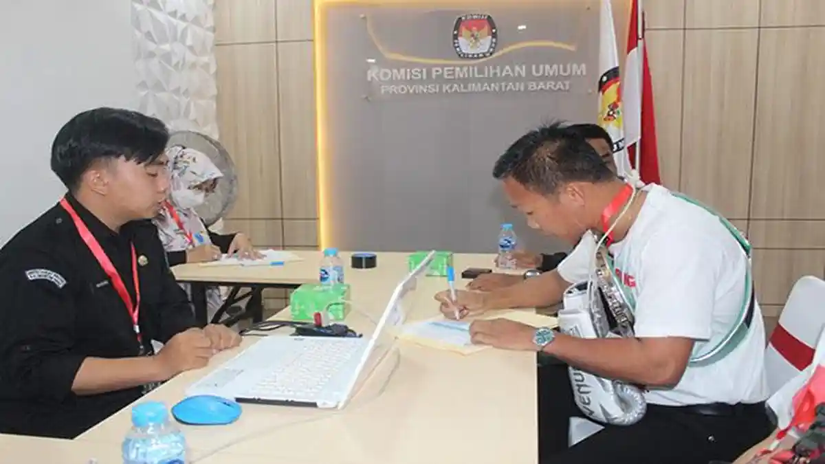 Daud Yordan Maju Mendaftar Jadi Calon Anggota DPD RI
