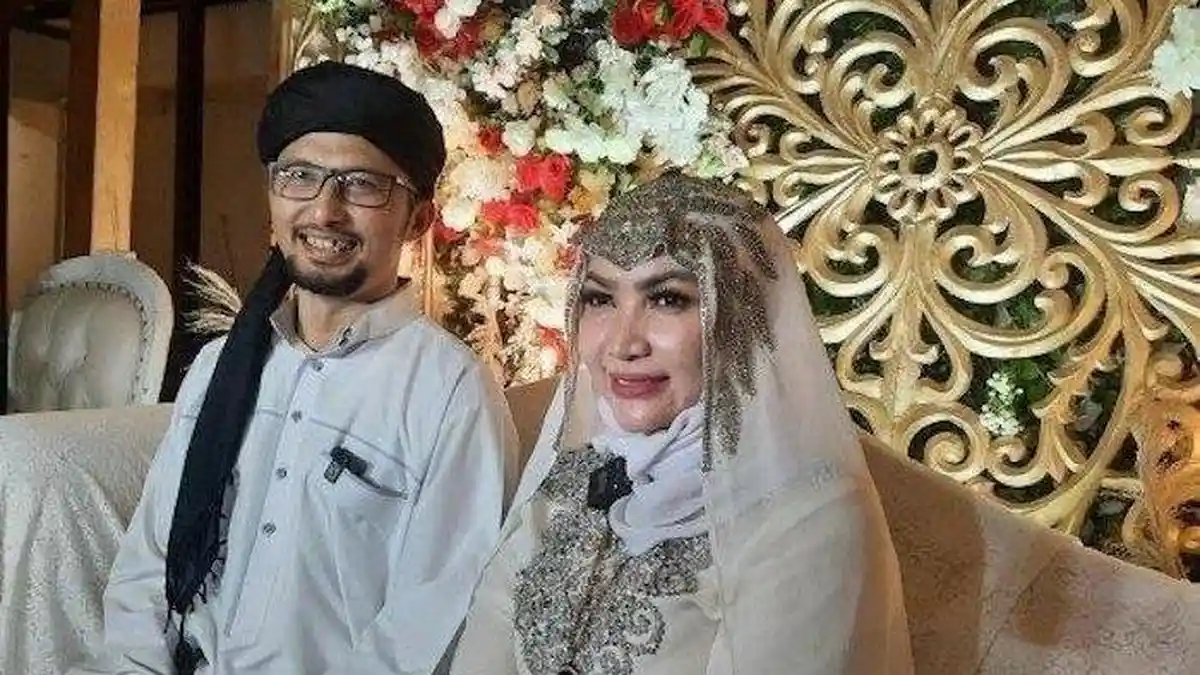 Roro Fitria Lepaskan Diri dari Dunia Mistik selama 9 Bulan Ini Atas Keinginan Andre Irawan
