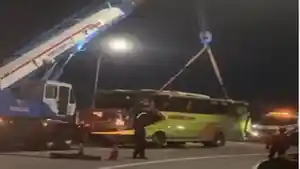 bus-po-cahaya-trans-tak-laik-jalan.jpg
