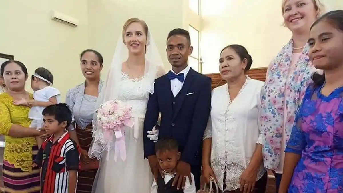 Kisah Cinta Pria Asal NTT Dengan Bule Cantik Dari Prancis Berawal Dari Pertemuan di Sebuah Pemakaman