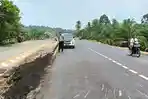Truk-Batu-Bara-Terguling-di-Dekat-Jembatan-Sungai-Ulak-dd.jpg