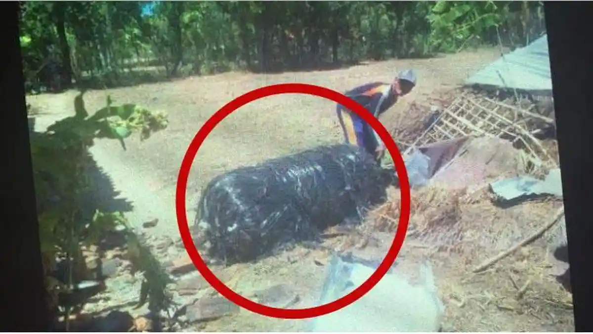 Ini Penampakan Benda-Benda Misterius Ini yang Jatuh di Sumenep