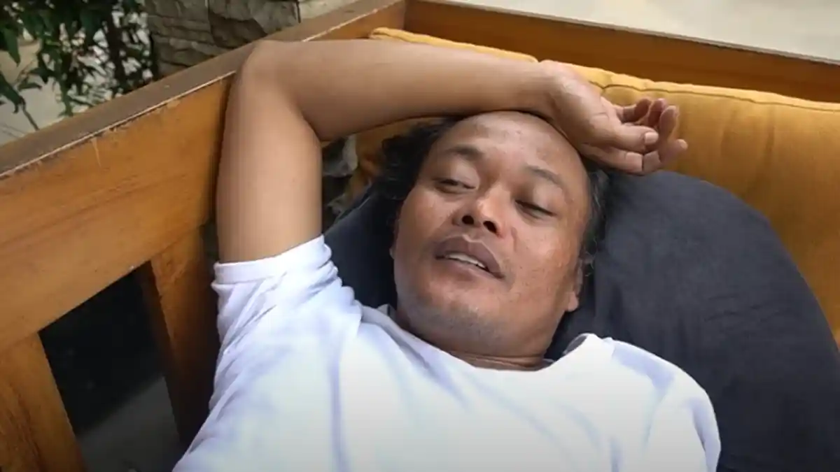 Sule Jatuh Sakit, Tangan Dipasangi Infus, Kini Terbaring Lemah, Ayah Putri Delina Sakit Apa?