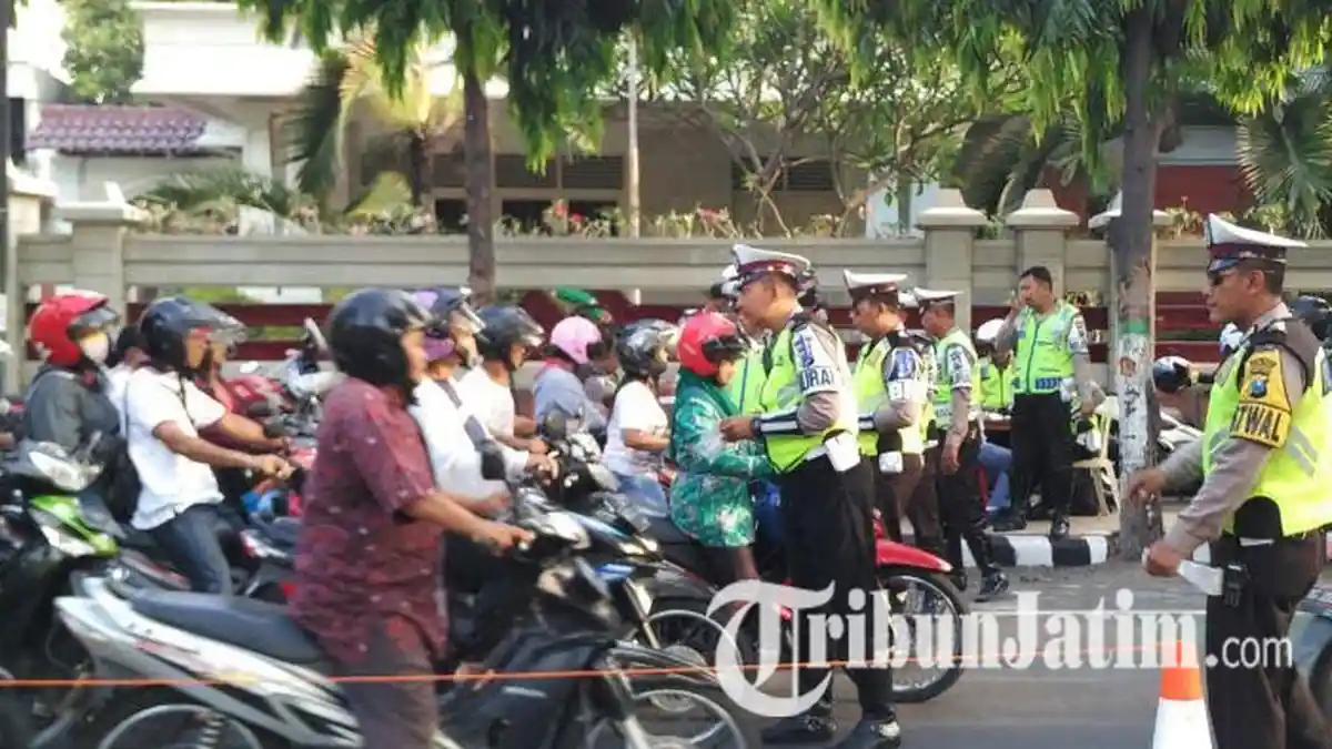 Awas, Operasi Zebra Siap Berantas dan Tindak Tegas Pengendara yang Sambil Berponsel Ria