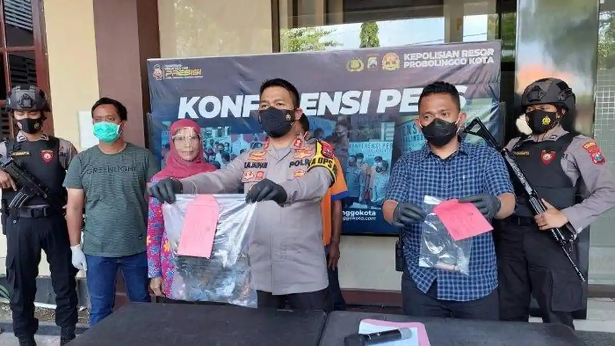 Bakar Anak dan Istrinya yang Hamil, Pria di Probolinggo Marah Korban Periksa ke Bidan Sendirian