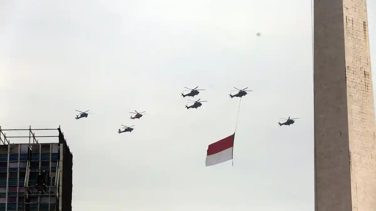 Warga Antusias Serbu Monas Rayakan HUT ke-80 TNI