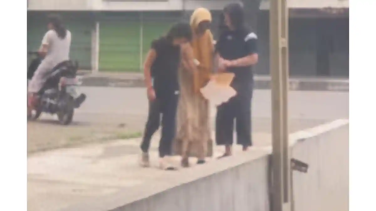 Diduga Dijadikan Pengemis, Lansia Diturunkan di Depan Minimarket di Medan Labuhan, Videonya Viral