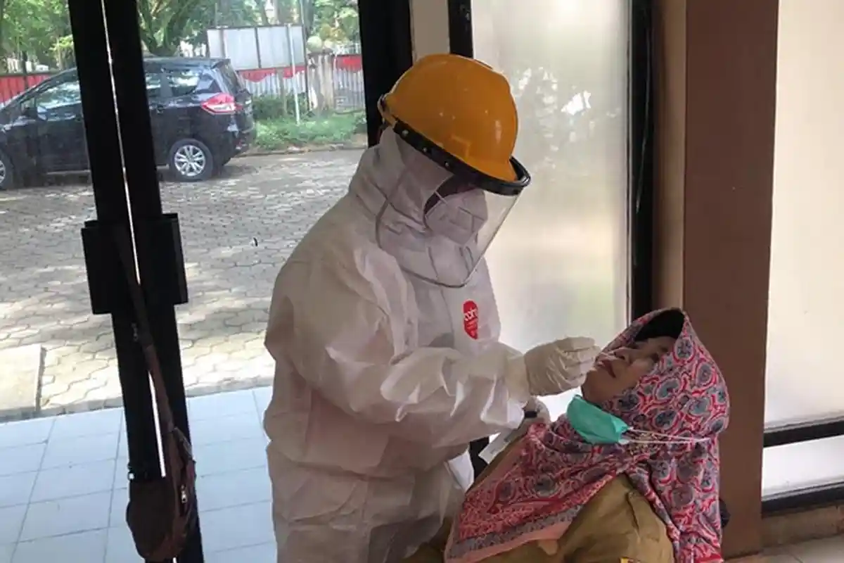 Baru Pertama Diambil Sampel Swab, Mahmudah: Kita Melayani dalam Keadaan Sehat