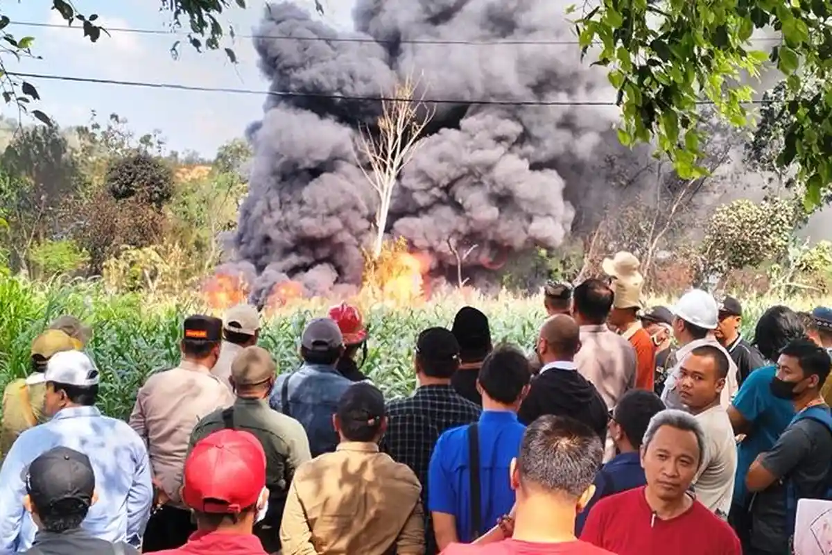 Pertamina Jelaskan Kendala Pemadaman Kebakaran Sumur Minyak Ilegal di Blora