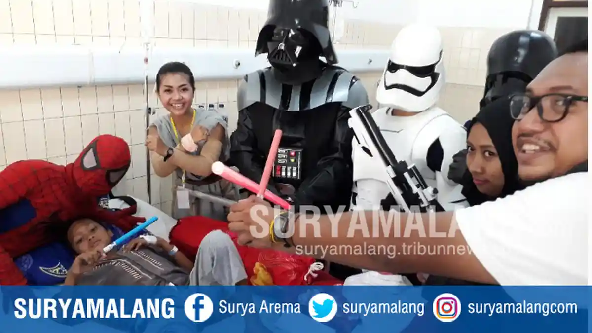 Superhero Star Wars dan Spider-Man Hibur Pasien di RS Saiful Anwar Kota Malang