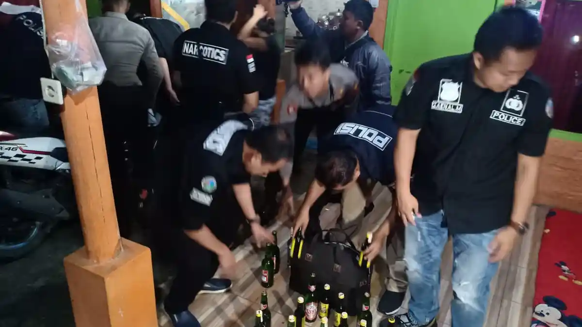 Akhir Tahun, Polres Majalengka Sita Ratusan Botol Miras dan Ciu