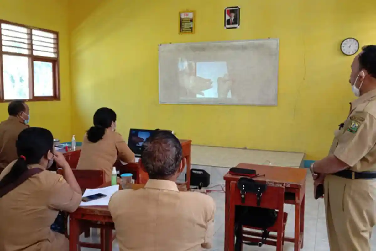 Salut! Siswa SMPN 4 Langke Rembong Ujian Keterampilan Ciptakan Produk Video