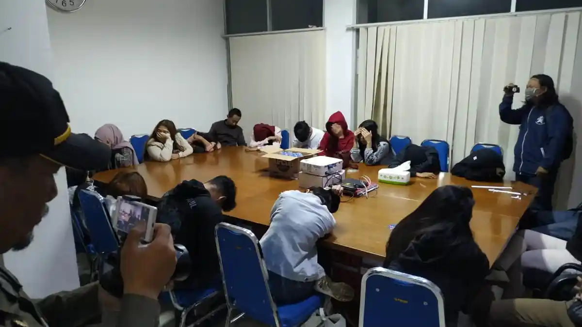 14 Pasangan Terjaring Operasi Yustisi, Petugas Gabungan Temukan Barang-barang Ini
