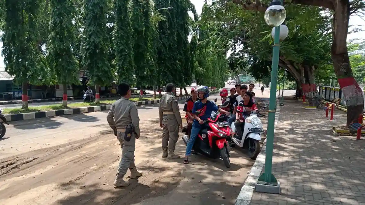Sekolah Libur, Satpol PP Kabupaten Sukabumi Temukan Pelajar yang Keluyuran, Ada yang Pakai Seragam