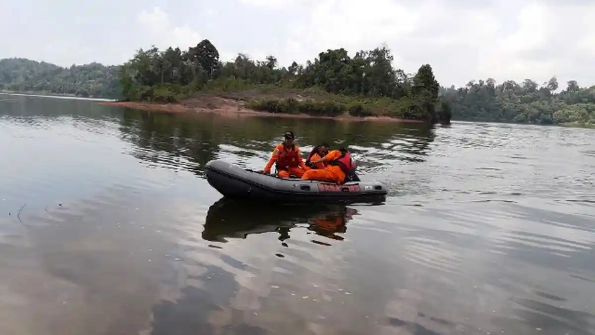 DIKEJAR Polisi, 2 Terduga Curanmor Nekat Masuk ke Dam Mukakuning. Satu Selamat, Satu Lagi Hilang