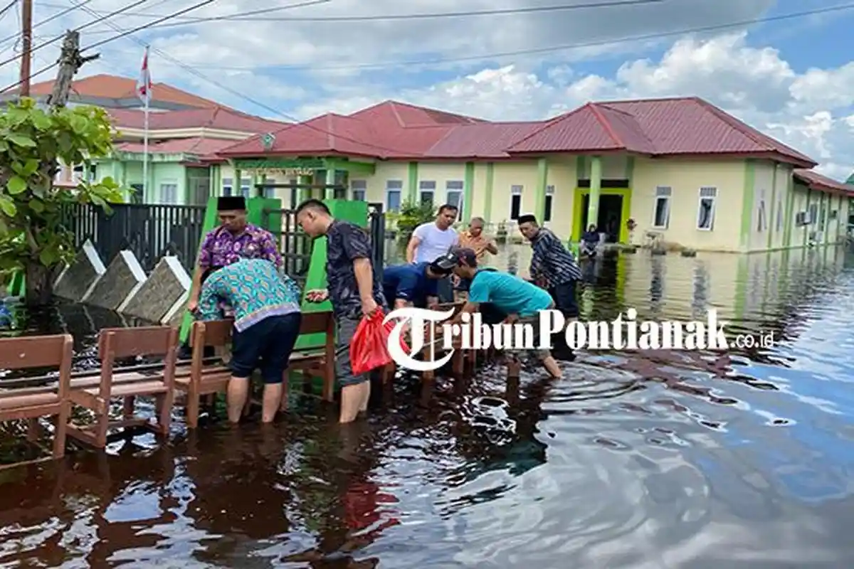Curah Hujan Turun, Banjir di Sintang Diperkirakan Berangsur Surut dalam 4 Hari Kedepan