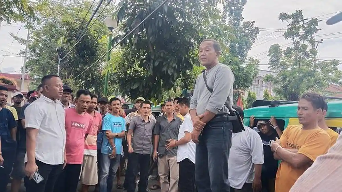 Breaking News: Sopir Angkot Rute Pasar Raya-Kampus Unand Demo Lagi, Minta Trans Padang Didata Ulang