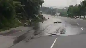 Lakalantas-di-Jalan-Yos-Sudarso24.jpg