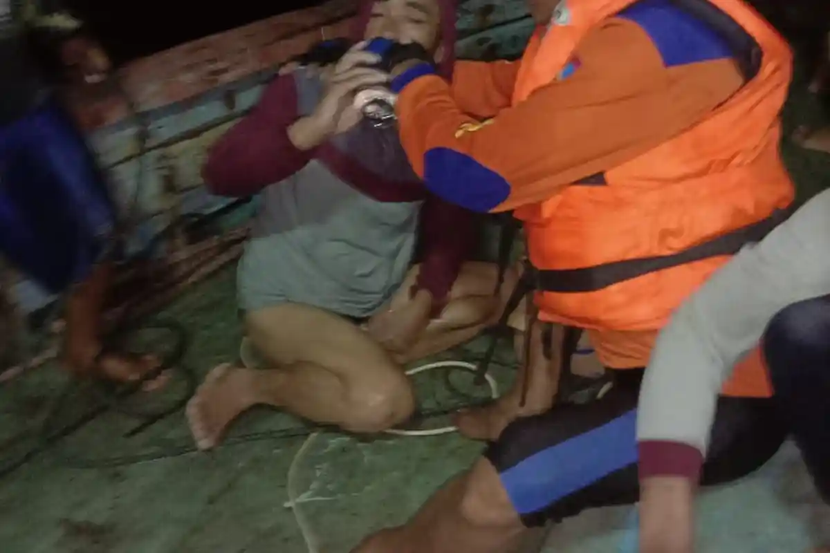 11 ABK KM Saridin yang Terbalik di Laut, Berhasil Dievakuasi dengan Keadaan Selamat