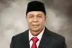 Mengabdi Tanpa Batas: Kisah Prof Rusman Soleman, Guru Besar Pertama FEB Unkhair Ternate
