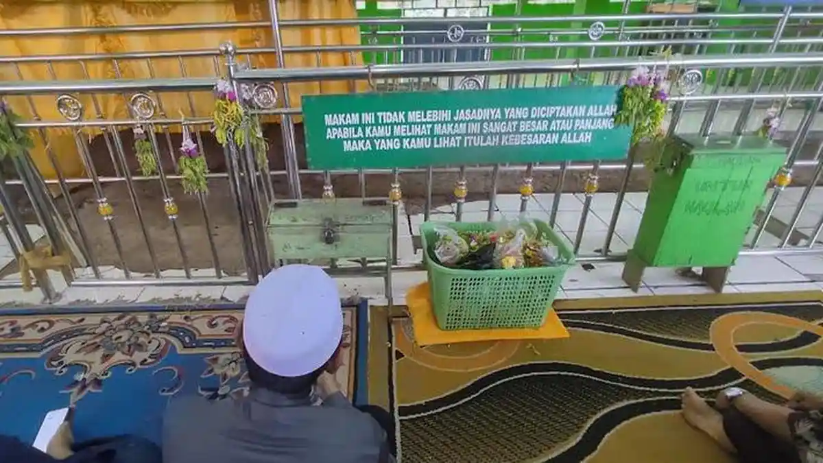 Panjang Makam Datu Nuraya Mencapai Puluhan Meter, Begini Keterangan Tertulis di Pagar