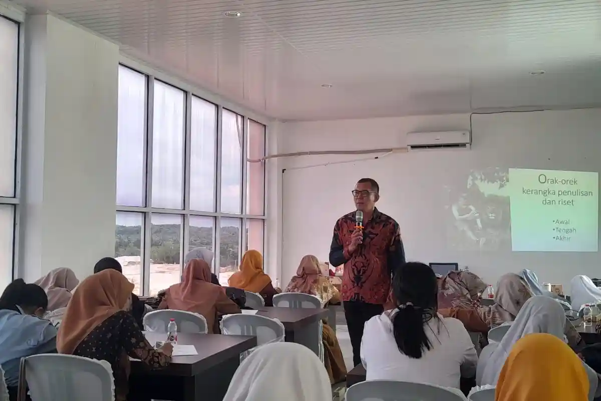 50 Peserta Dapat Ilmu Teknik Menulis