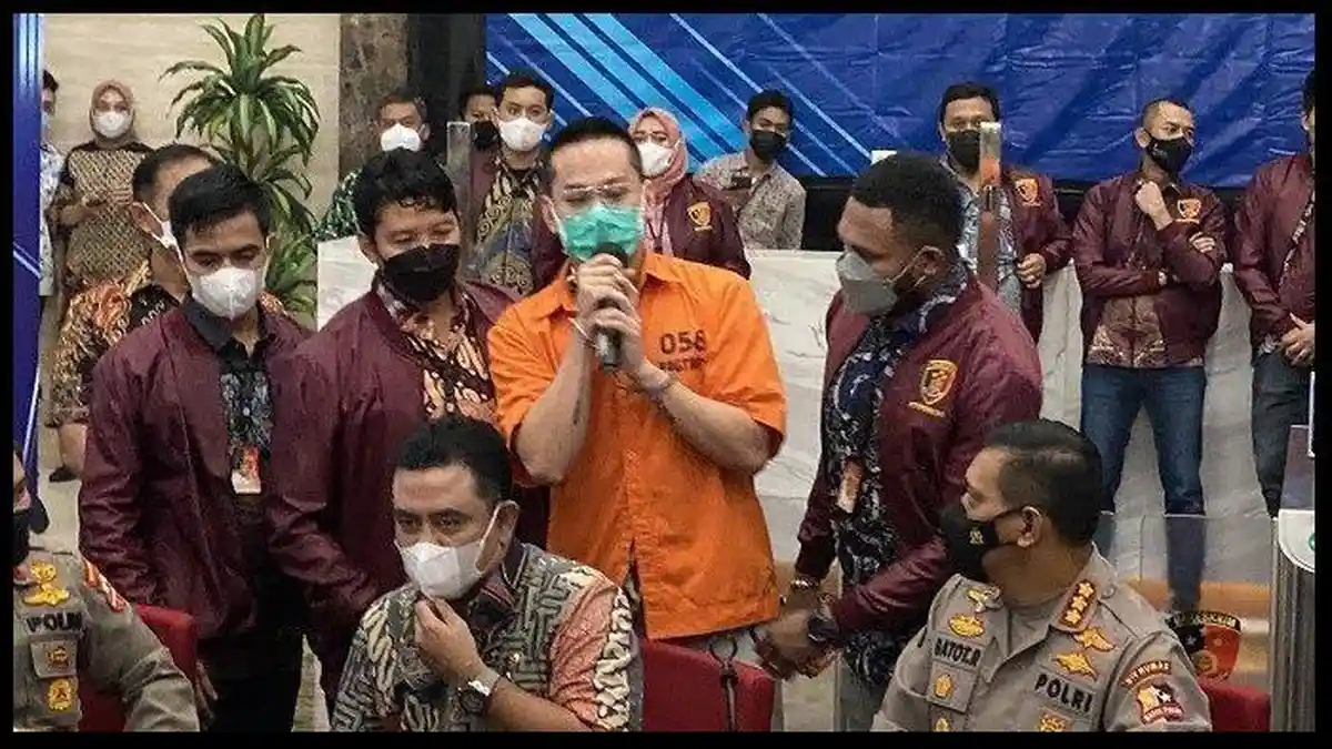 Indra Kenz Kekeh Tutupi Identitas Petinggi Binomo