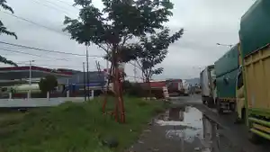 antrean-panjang-di-spbu-pasar-ambacang-jalan-by-pass-kota-padang.jpg