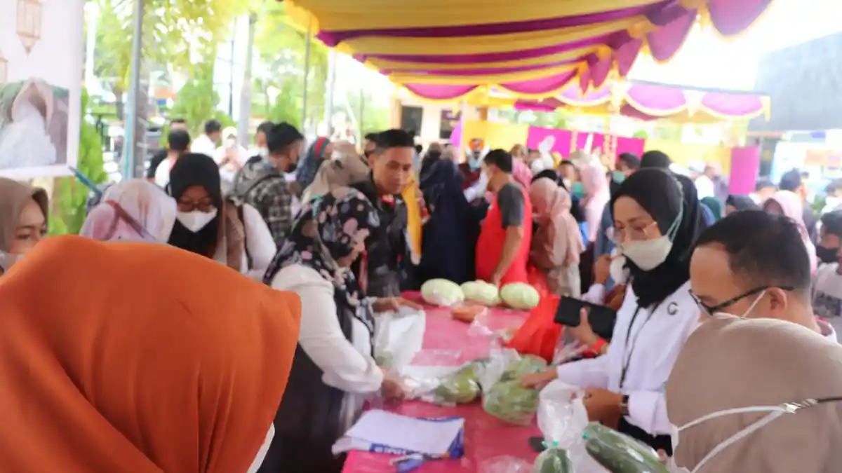 Masyarakat Gorontalo Serbu Pasar Tani Ramadan oleh Kemantan
