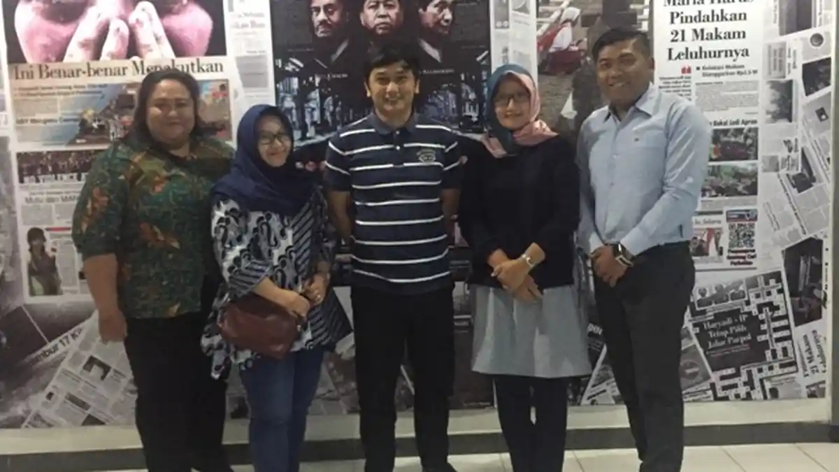 Mahasiswa Magister ILKOM UPN Veteran Berkunjung ke Kantor Tribun Jogja