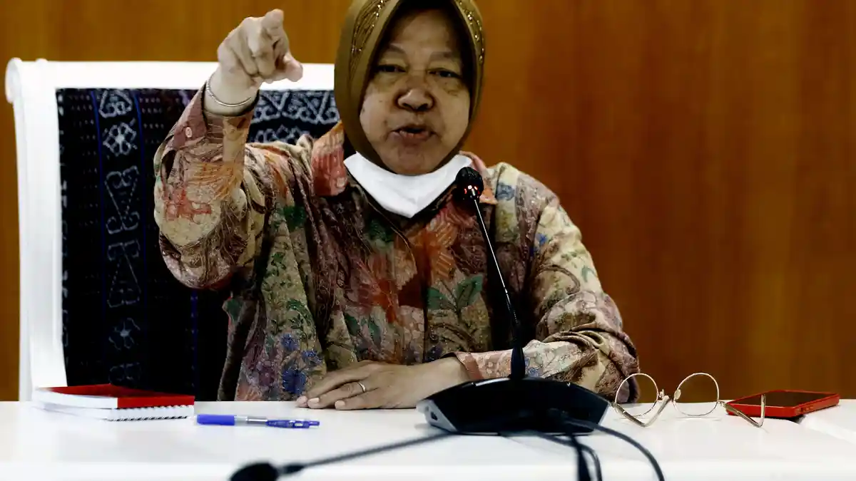 Korban Judi Online Dapat Bansos, Risma: Sepanjang Dia Miskin, Dia Berhak