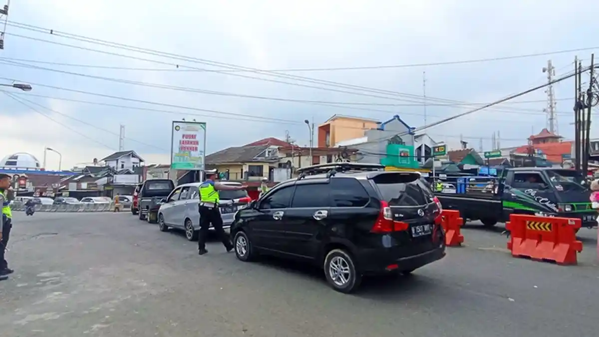 Titik Rawan Kemacetan di Simpang Empat Kertek Wonosobo, Kenaikan Volume Kendaraan Belum Signifikan
