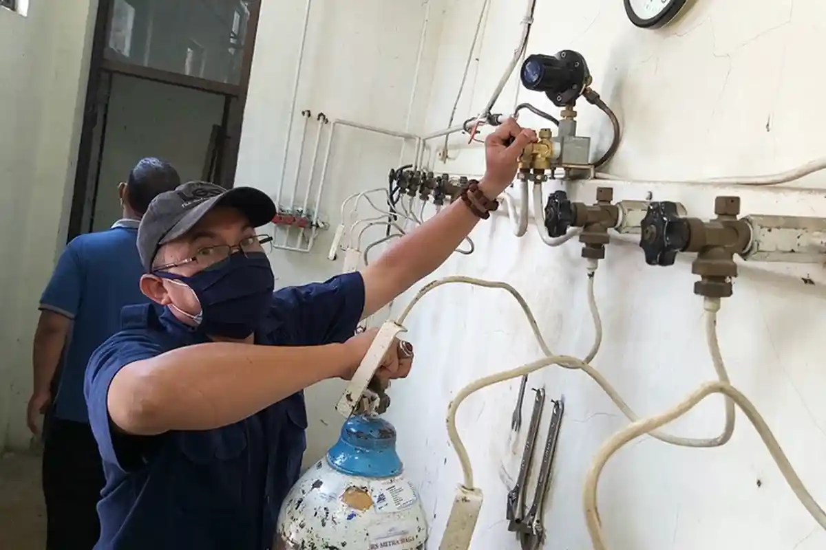 Kisah Juang Tim Oksigen RSUD Kardinah Tegal, Tak Pernah Tidur Nyenyak Hingga Serentak Sujud Syukur