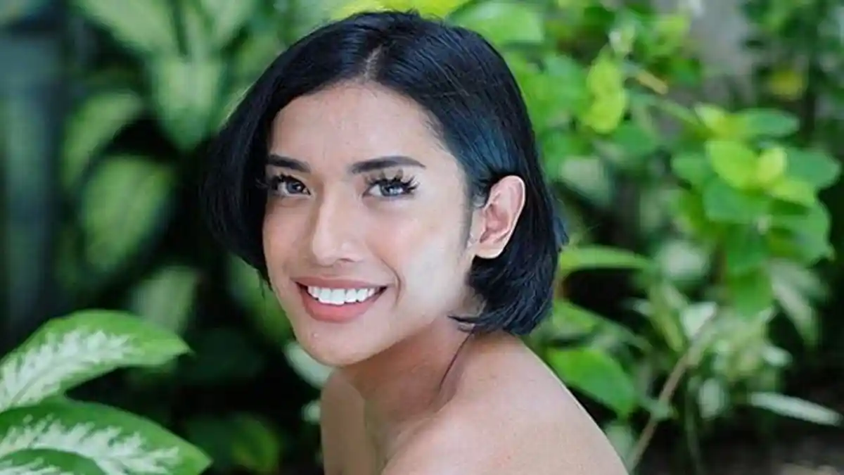 Gara-gara Liat Foto Millendaru Ini, Banyak Netizen yang Merasa Gagal Jadi Cewek, Kok Bisa?