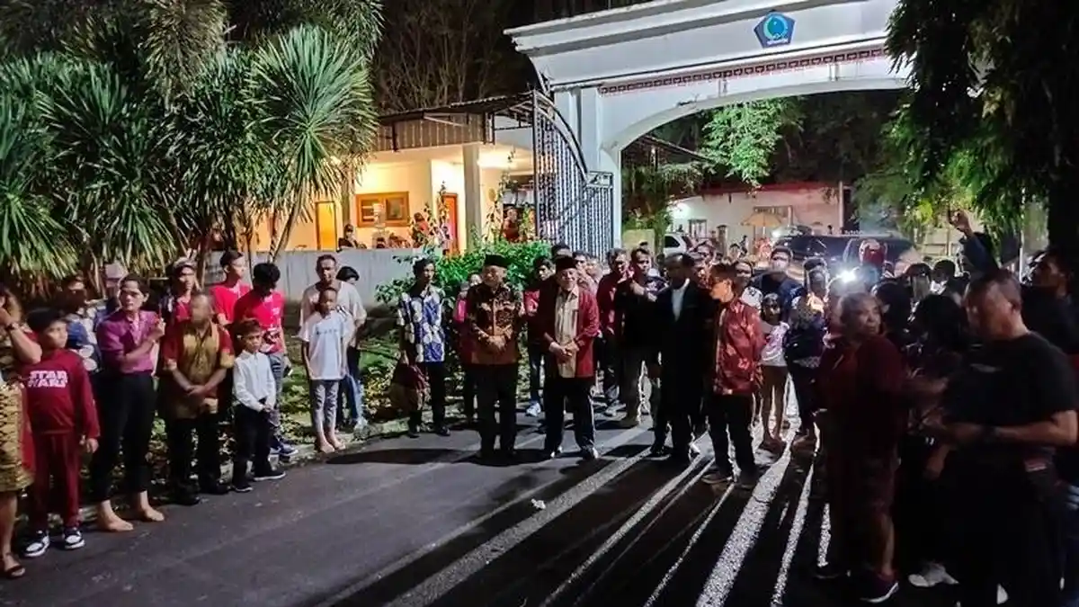 Hadiri Natal KKB Halmahera di Manado, Gubernur Malut Disambut Tarian Suku Wayoli dan Cakalele 