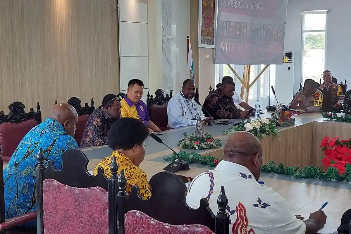 Pj Bupati Bernhard Bakal Memonitor Langsung Pemilu di Maybrat Hingga Siapkan Video Conference