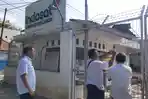 Pemasangan-spanduk-belum-membayar-retribusi-di-tower-telekomunikasi-milik-PT-Indosat.jpg