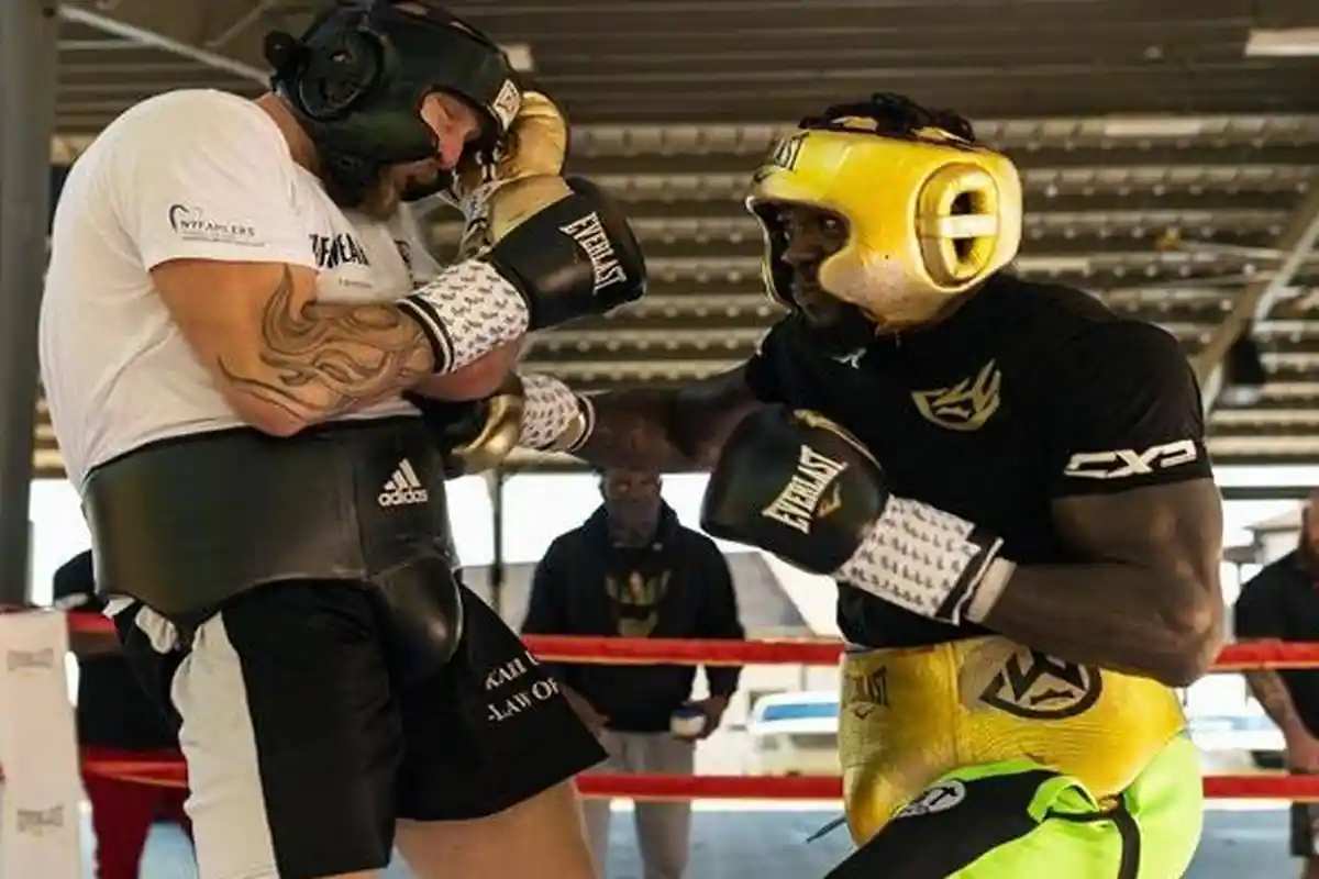 Tinju Dunia, Jelang Duel Lawan Robert Helenius Berat Badan Deontay Wilder Turun Drastis