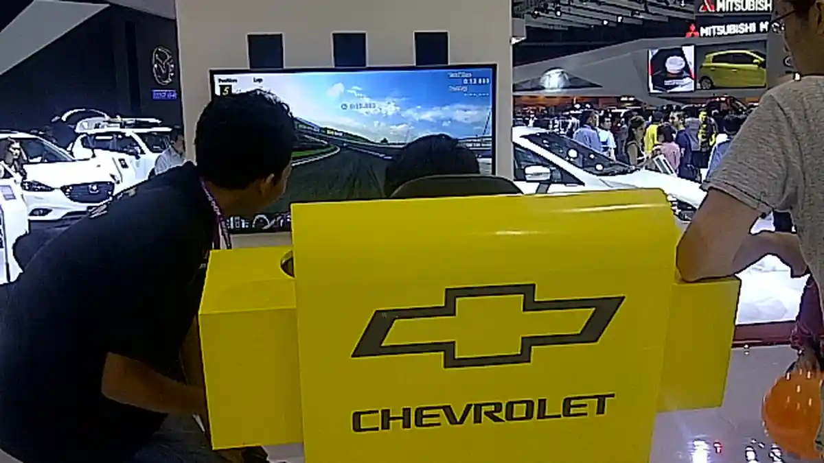Booth Chevrolet Siapkan Simulator Tes Drive