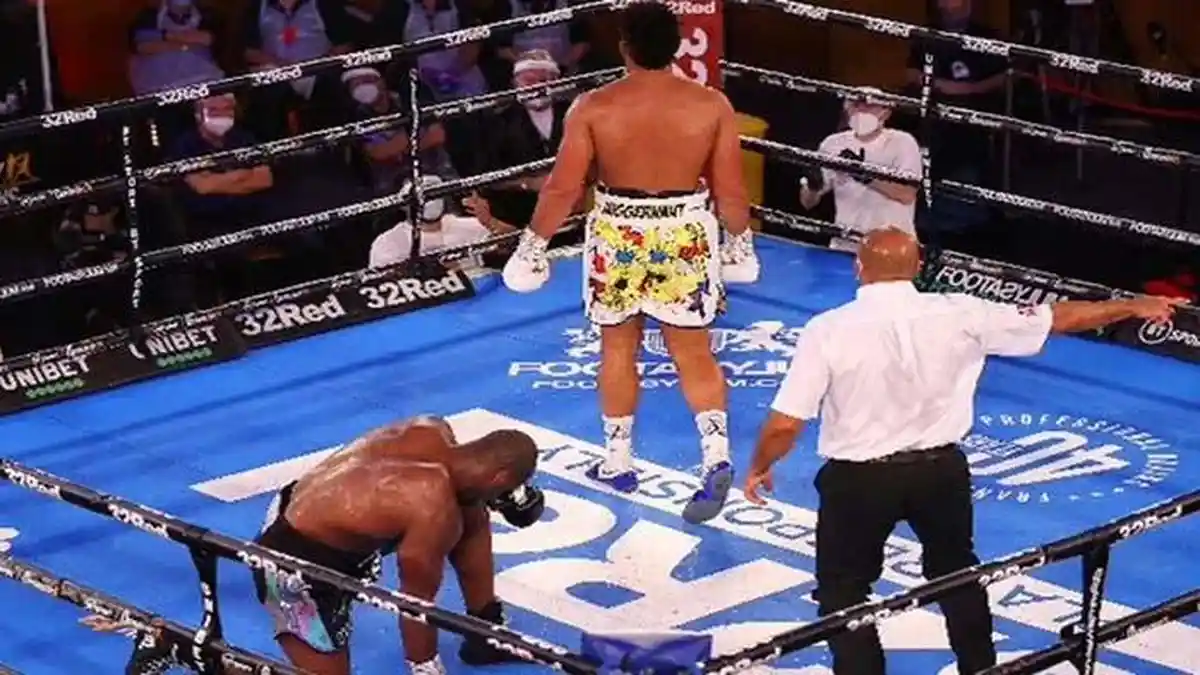 Hasil Tinju Dunia, Dikalahkan Usyk, Dubois Merasa Dicurangi Wasit, Frank Warren Harus Rematch