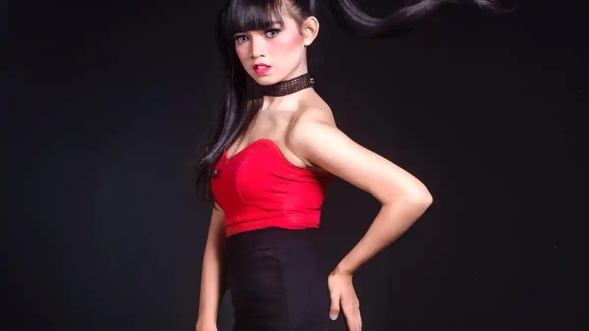 TRIBUNWIKI: Profil FDJ Cantik Makassar Dian Ade Indria , Dapat Restu Ibu Jadi DJ