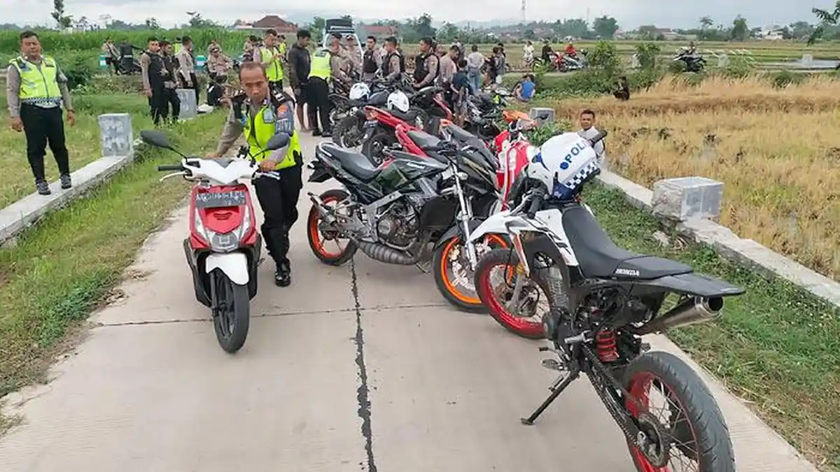 Razia Balap Liar Lintas Desa, 10 Sepeda Motor Diangkut ke Mapolres Tulungagung