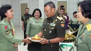 PROFIL-Brigjen-TNI-Purn-Theresia-S-Abraham-Jenderal-ke-5-Kowad.jpg