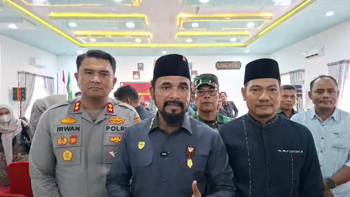 Lugas! Bupati Al-Farlaky Beri Waktu Satu Bulan Bagi Dapur MBG Mengurus SLHS