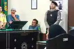 Terdakwa-Rizka-Sintiani-saat-menjalani-sidang-dakwaan-kasus-pembunuhan-Brigadir-Esco.jpg