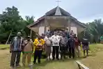 Bernhard-Rodonuwu-mengikuti-ibadah-di-Gereja-Baptis-Anugerah-Indonesia-Jemaat-Imanuel-Aitinyo.jpg
